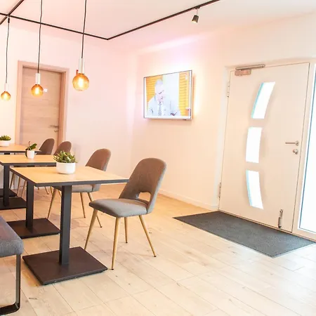 Gaestezimmer Ross Apartmanhotel