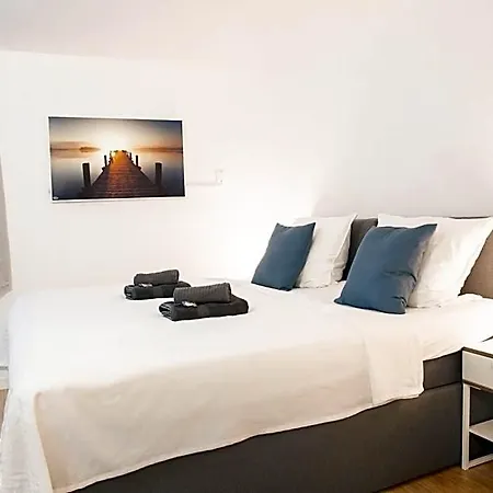 Lejlighedshotel Gaestezimmer Ross Hohenlinden